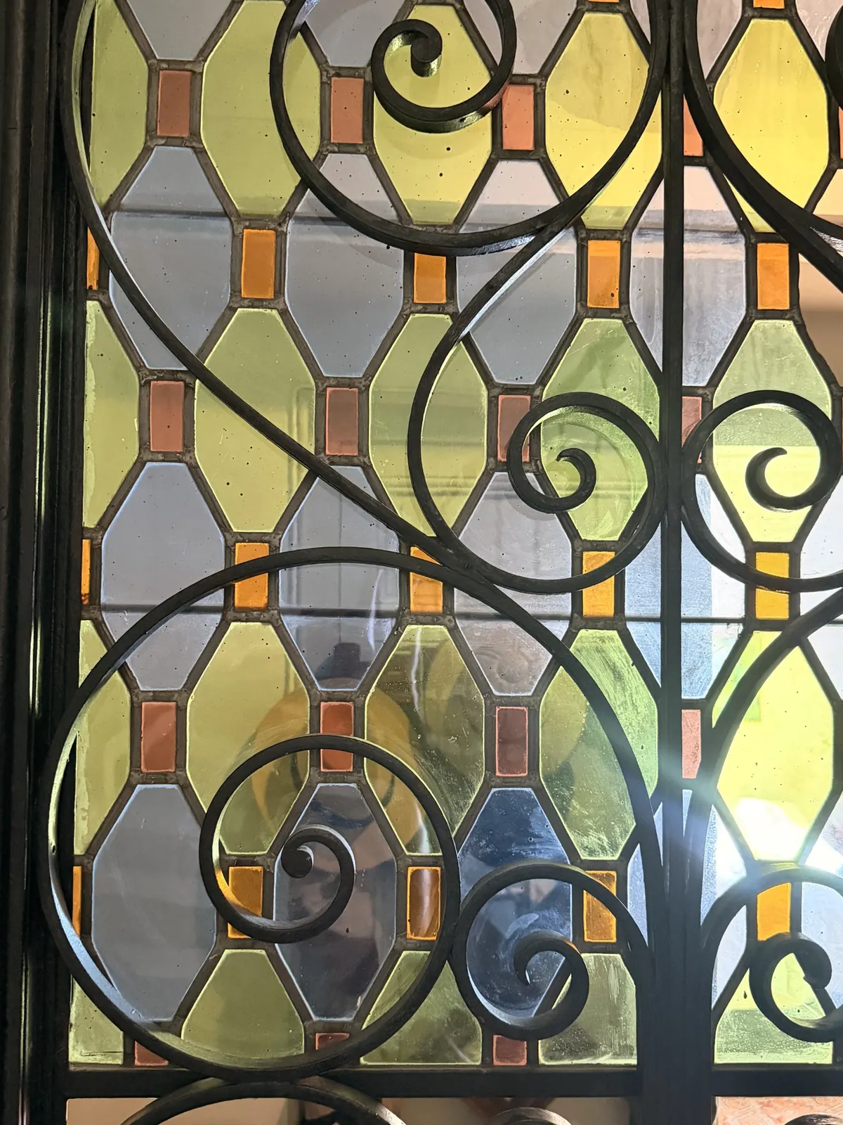 Détail d’un vitrail restauré
